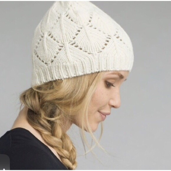 Prana Tawnie Beanie Cream Open WeVe Knit Unlined Boho Embossed Logo - NWT - Picture 1 of 11